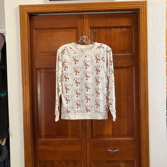 American Eagle Skating Reindeer with Christmas lights sweatshirt - Size Medium - Picture 9 of 9